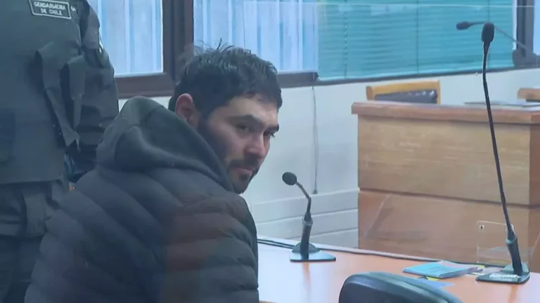 Decretan_prision_preventiva_para_Rosamel_Fierro